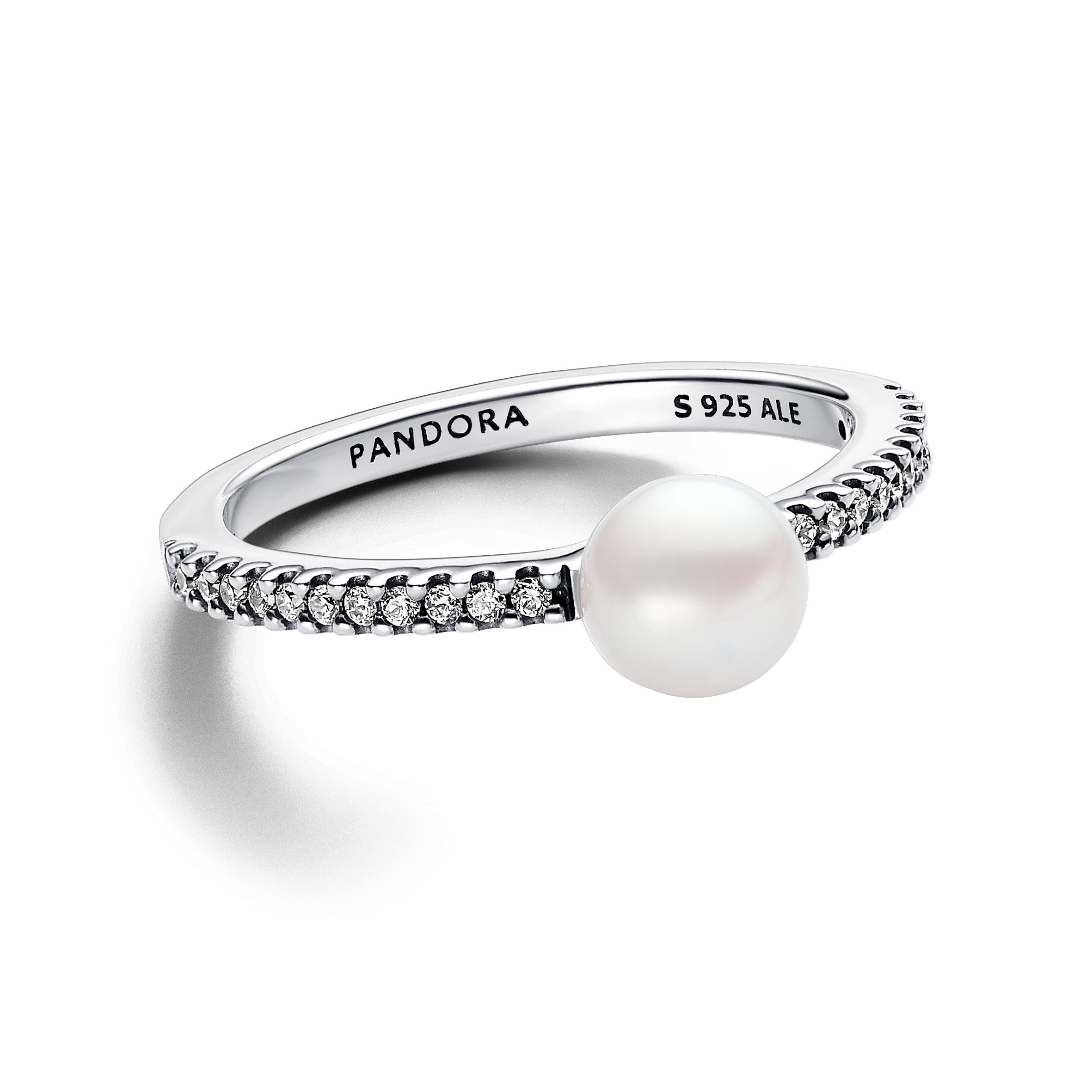 Treated Freshwater Cultured Pearl & Pav¨¦ Ring