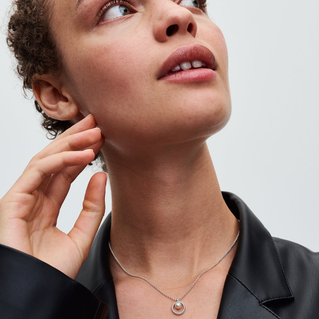Treated Freshwater Cultured Pearl & Pav¨¦ Collier Necklace
