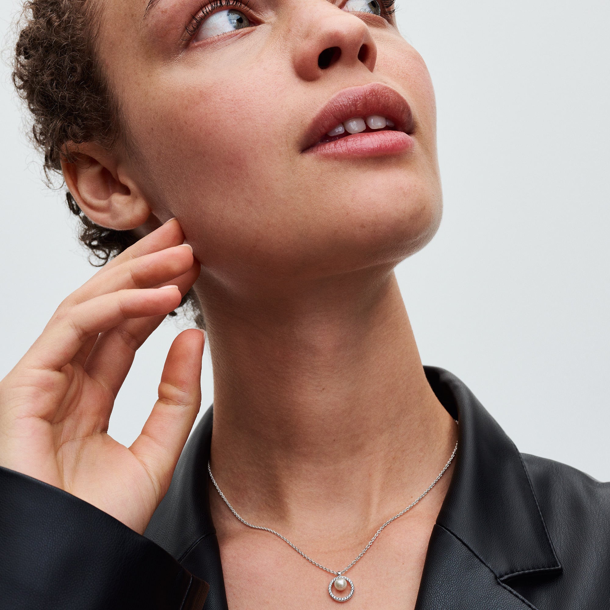 Treated Freshwater Cultured Pearl & Pav¨¦ Collier Necklace
