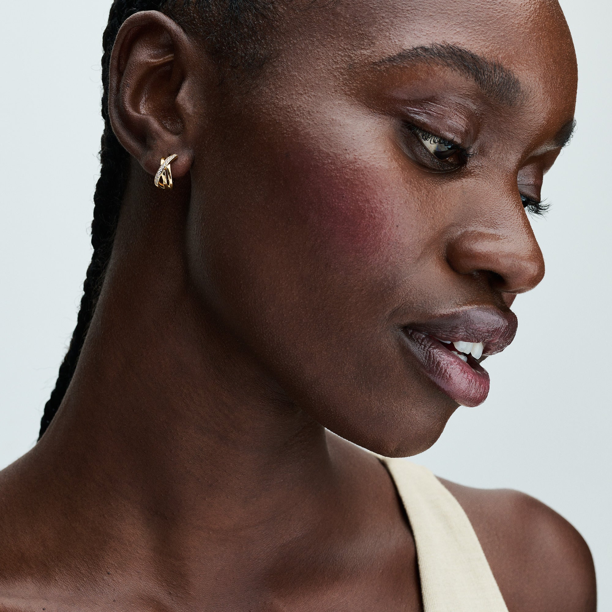 Crossover Pav¨¦ Hoop Earrings