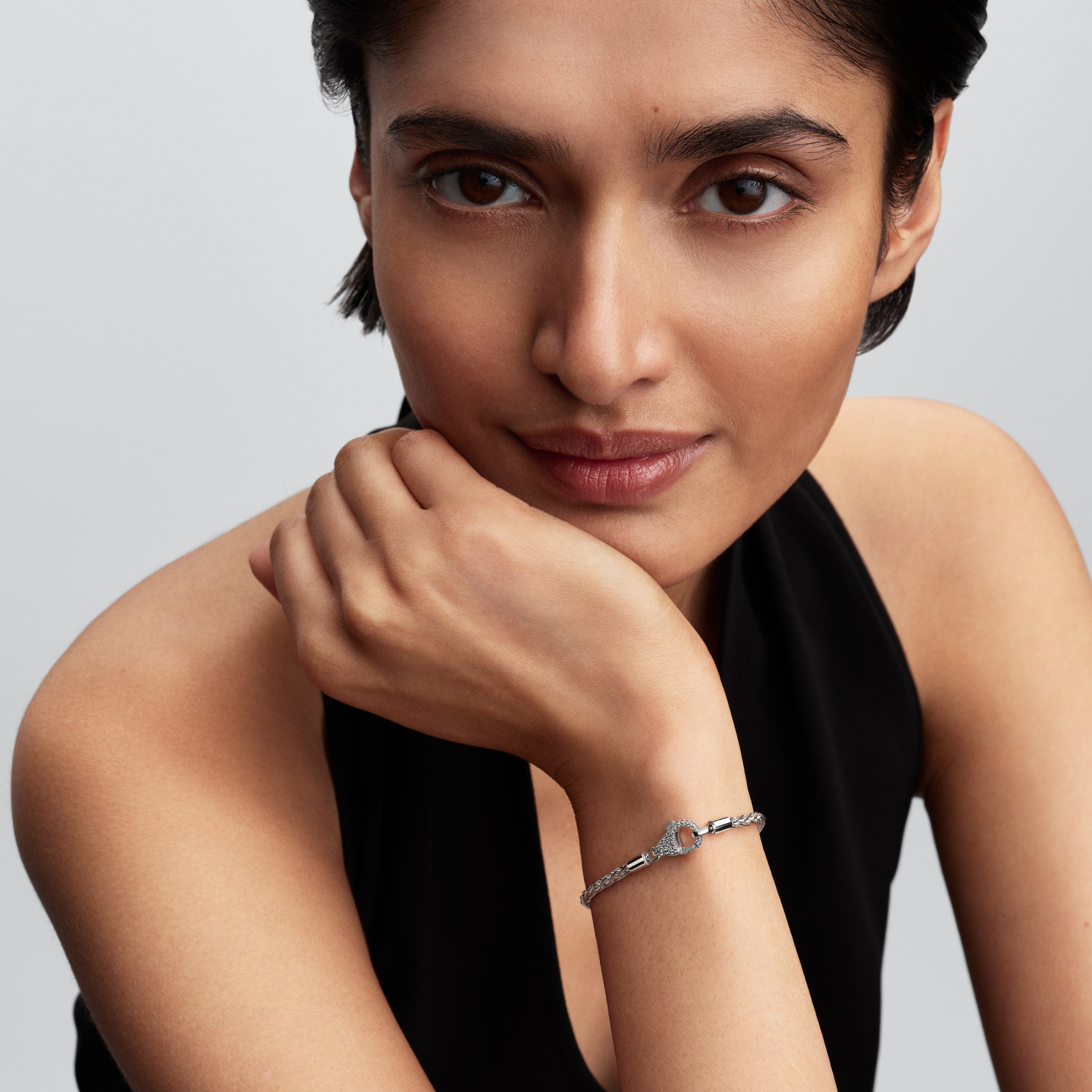 Pav¨¦ Clasp Foxtail Chain Charm Bracelet